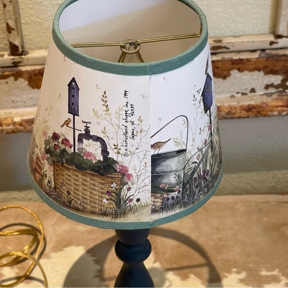 Vintage Homestead Shoppe table lamp 15” h - Picture 12 of 13